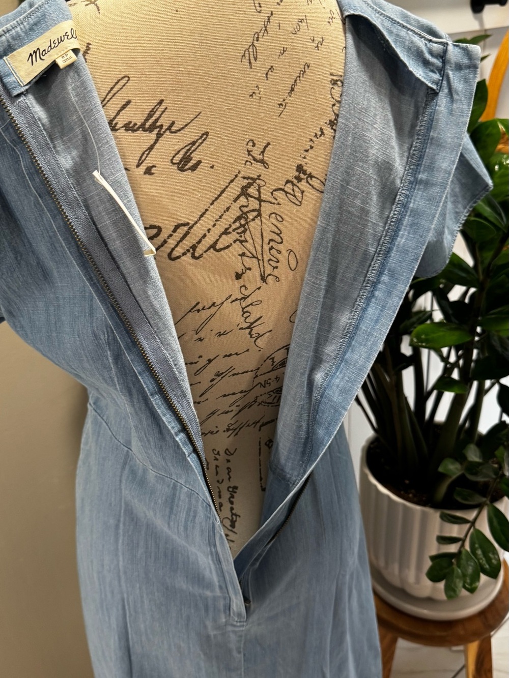 Madewell Chambray Wrap Dress Size 8P Petite Light Wash Button Front NWT - Picture 3 of 7